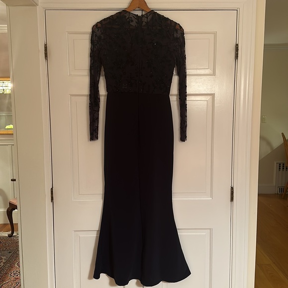 Navy Blue Evening Gown with Sequin Detail and Mermaid Silhouette. - Picture 5 of 7